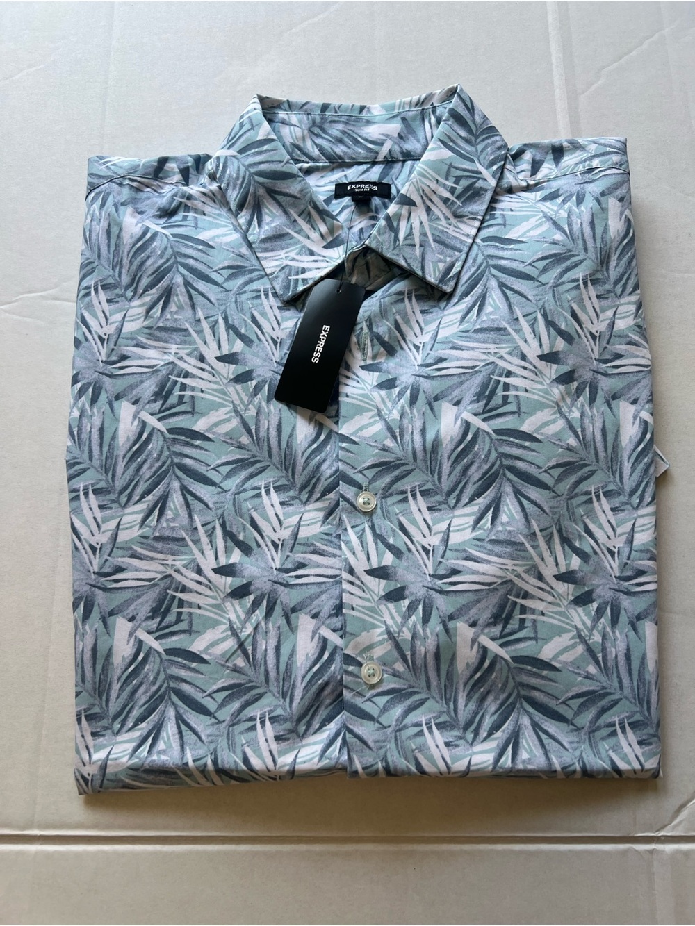 Express Men’s Tropical Leaf-Print Button-Down Shirt in Mint and Gray